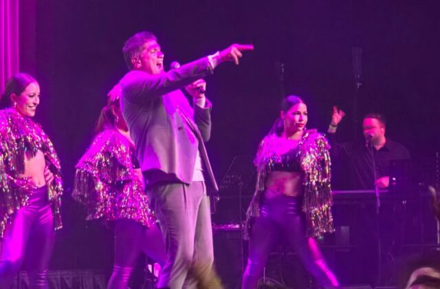 Eddy Herrera ovacionado en Miami con “Agradecido”