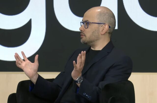 “Nadie sabe con certeza qué va a ocurrir”: Demis Hassabis, premio Nobel, advierte del riesgo de perder el control de la IA