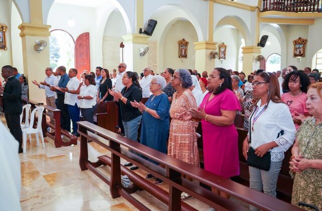 Monseñor Andrés Napoleón Romero se despide de la Diócesis de Barahona tras 11 años de ministerio