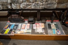 DNCD arresta a tres hombres e incauta 237 paquetes de presunta cocaína en Santo Domingo