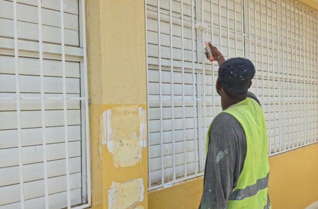 Infraestructura Escolar da toques finales a 14 centros educativos intervenidos en Dajabón