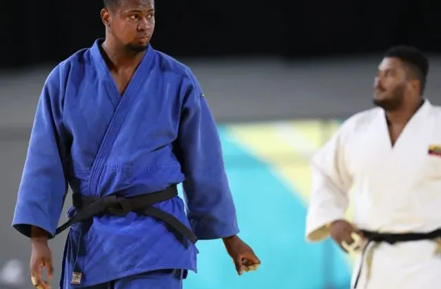 José Nova se cuelga la plata en judo; eleva el medallero dominicano