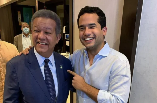 Intercambio de Fernández: Omar y Leonel cambian de roles en video por el Día de los Padres
