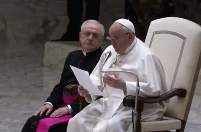 El papa pide no olvidar a quienes «sufren y mueren» por las guerras