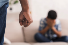 Tribunales decidirán si un “chancletazo” a un niño es delito bajo el nuevo Código Penal
