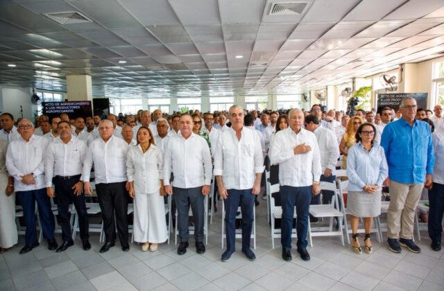 Abinader atribuye reconocimiento de la FAO al esfuerzo de los trabajadores del campo
