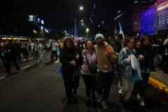 Incidentes y represión policial empañan celebración de la selección argentina en el Obelisco