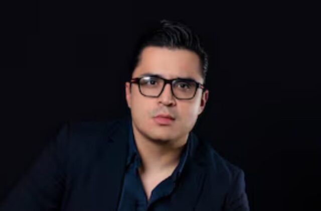 Imagen relacionada: activista beto coral llega colombia