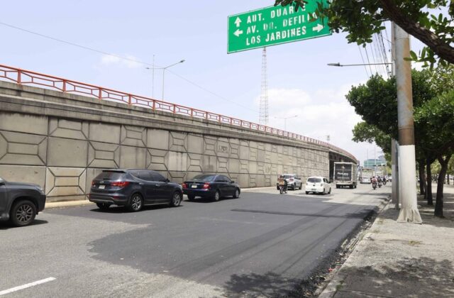 MOPC cerrará en horario nocturno elevado de la John F. Kennedy por trabajos de asfaltado