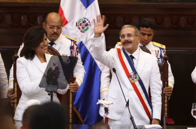 Danilo Medina; “Nadie ha endeudado tanto a la República Dominicana como este gobierno” - RC Noticias