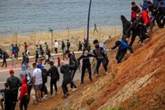 Migrantes varados en Ceuta tres semanas tras la entrada masiva