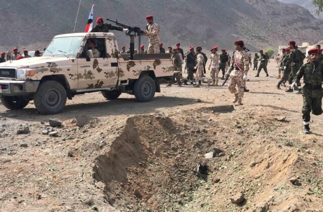 Mueren 7 soldados yemeníes en ofensivas de los hutíes en provincias disputadas del Yemen