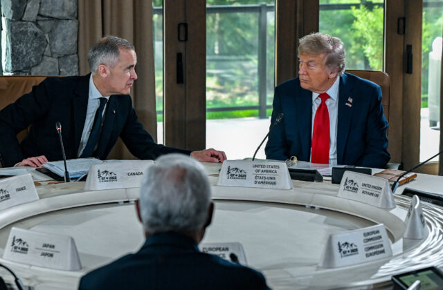 Trump pausa tres días los aranceles del 50 % a Canadá y asegura que hay un acuerdo