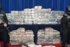 Tres detenidos por alijo de 1,360 paquetes de coca - eldia.com.do