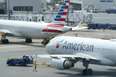 Cinco pasajeros resultan quemados tras incendiarse un portátil durante vuelo de American Airlines