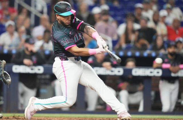 Ramírez y Hernández contribuyen a triunfo de los Marlins