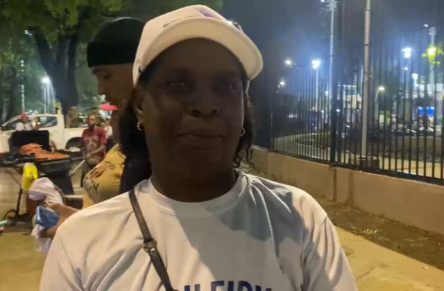 Compueblanos de Marileidy Paulino celebran su actuación tras carrera en el Olímpico