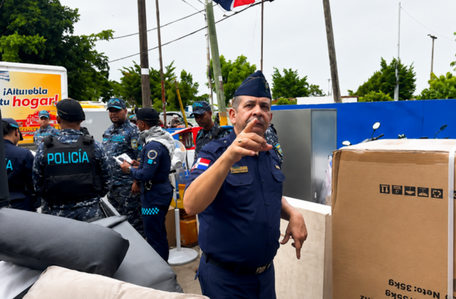 Policía niega que agentes sustrajeran electrodomésticos durante incendio en L&R Comercial