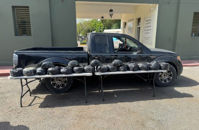 Incautan 84 libras de presunta marihuana ocultas en una camioneta en Azua