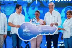 Presidente Abinader ordena entregar apartamento amueblado para medallista Liranyi Alonso