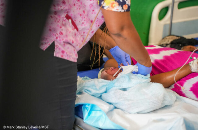 MSF suspende de nuevo su atención en maternidad de Puerto Príncipe por violencia armada