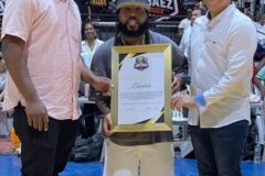 Inician Torneo de Baloncesto Superior en Baní con reconocimento a Chimbala y Martínez Brito