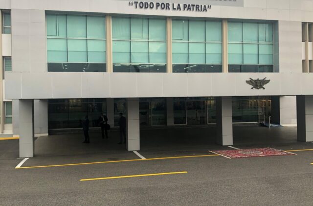 Ministerio de Defensa habilita centro de acopio para enviar ayuda a afectados por sismo en Colombia