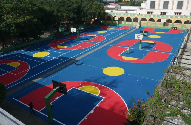 Inefi entrega siete canchas remozadas en centros educativos de Hato Mayor