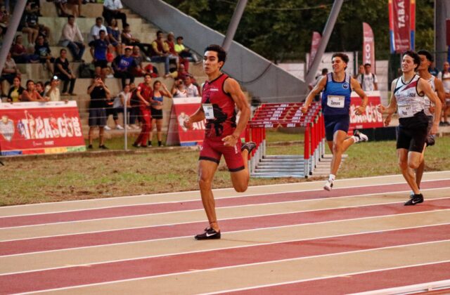 Ferdy Agramonte se baña de oro al ganar los 800 metros del atletismo en JCC 2026