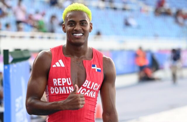 Alexander Ogando conquista plata en los 200 metros masculinos en Santo Domingo 2026