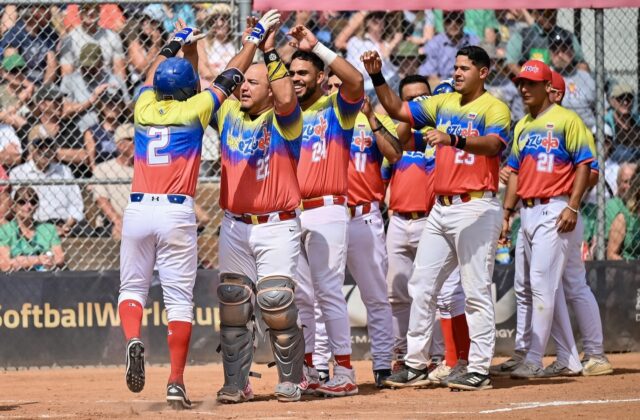 Venezuela asegura plata en softbol masculino