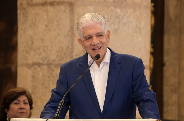 Gobierno anuncia plan para conectar Montecristi y Punta Cana sin un solo semáforo