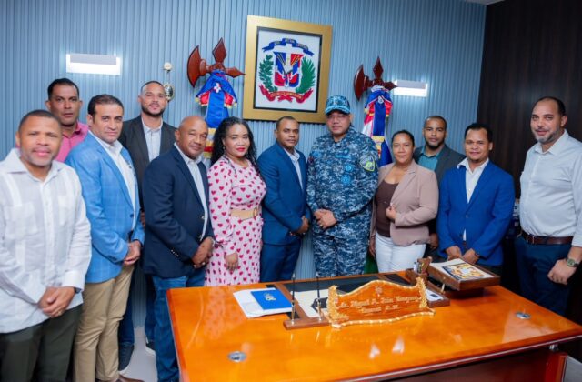 Director regional de la Policía en Santo Domingo Norte se reúne con empresarios para fortalecer la seguridad