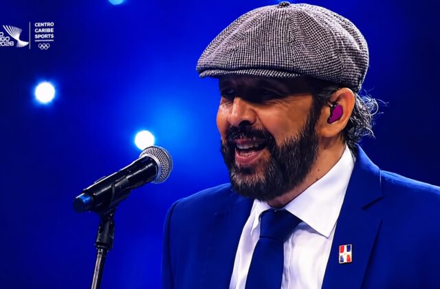 Juan Luis Guerra pone voz al “Canto a la Patria” en la clausura de Santo Domingo 2026