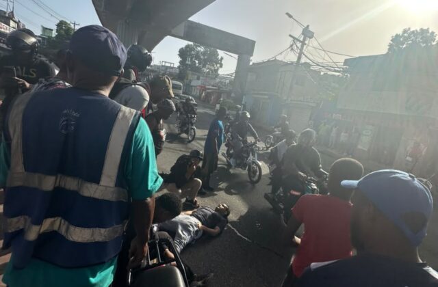 Dos motoristas resultan heridos tras accidente en la avenida Hermanas Mirabal