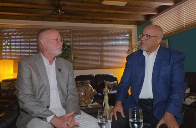 José Izquierdo propone una figura de Santiago en la boleta presidencial de FP para 2028