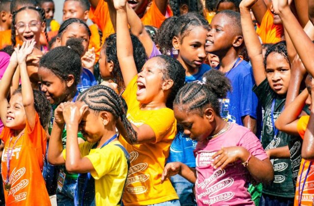 Alcaldía de Los Alcarrizos concluye Campamento Infantil de Verano 2026 con entrega de útiles escolares