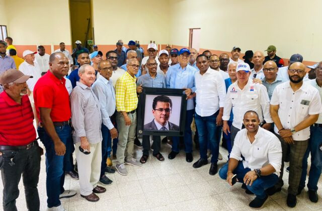 Equipo de David Collado amplía estructura política en San Juan