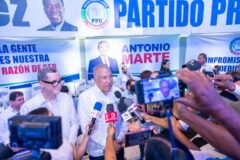 Ministro Andrés Bautista pide a los partidos no politizar la educación