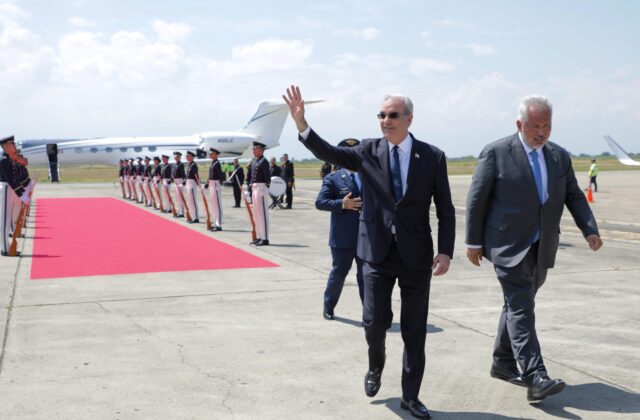 Presidente Abinader llega a Cali para participar en la transmisión de mando presidencial de Colombia
