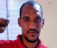 Imagen relacionada: hombre trastorno bipolar esquizofrenia lleva