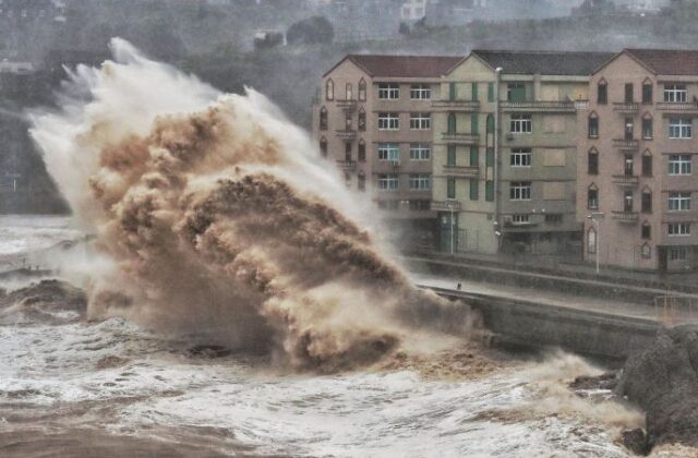 Tifón Narra deja 54.000 evacuados en región china de Guangxi mientras se vigila su avance