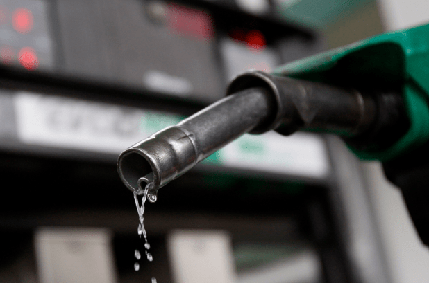 Gobierno dispone aumento de RD$3 pesos a gasolinas premium y regular