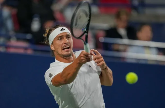 Zverev deja escapar una bola de partido y cae eliminado en Cincinnati