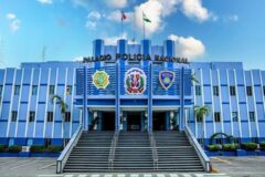 Arrestan a cuatro personas por robos, asalto y presunta agresión sexual en Santiago
