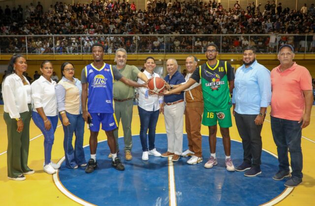Peravia estrena su primer Torneo de Baloncesto Superior con ocho equipos