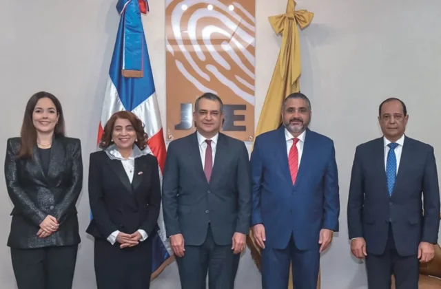 Imagen relacionada: cifra gasta millones boletos aereos