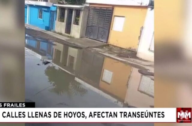 Imagen relacionada: residentes denuncian calles llenas hoyos