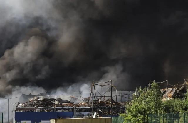#Mundo:Asciende a 38 la cifra de muertos en el ataque ruso a un almacén de munición cerca de Kiev #FVDigital