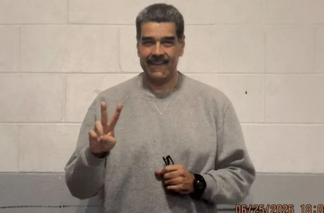 #Mundo:Maduro publica nuevas imágenes de su encierro en una cárcel de Estados Unidos #FVDigital